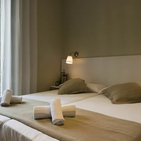 Four Petals Boutique Apartment Barcelona