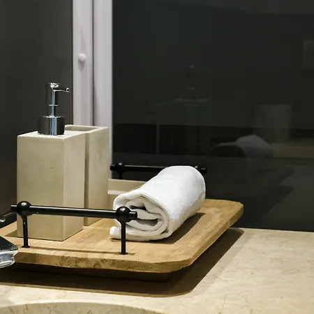 Four Petals Boutique Apartment Barcelona