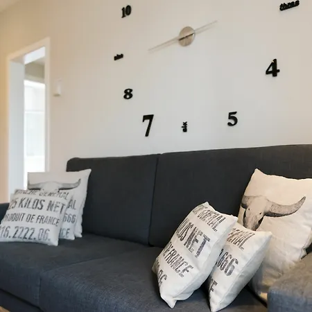 Four Petals Boutique Apartment Barcelona