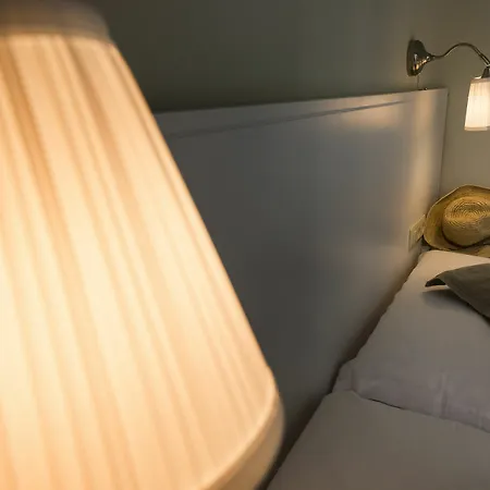 Four Petals Boutique Apartament *